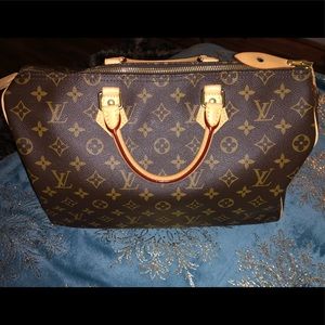 Louis Vuitton Speedy 35 (GREAT CONDITION)